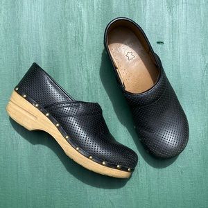 Black Dankso Clogs size 9.5